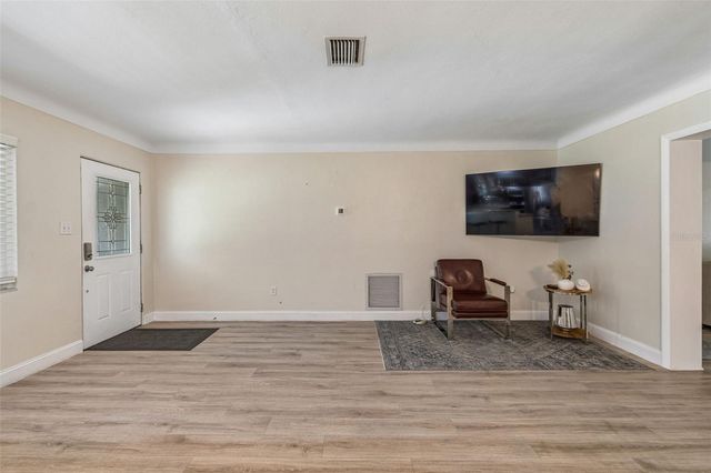 3282 HONEYSUCKLE RD, Largo, FL 33770