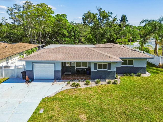 3282 HONEYSUCKLE RD, Largo, FL 33770
