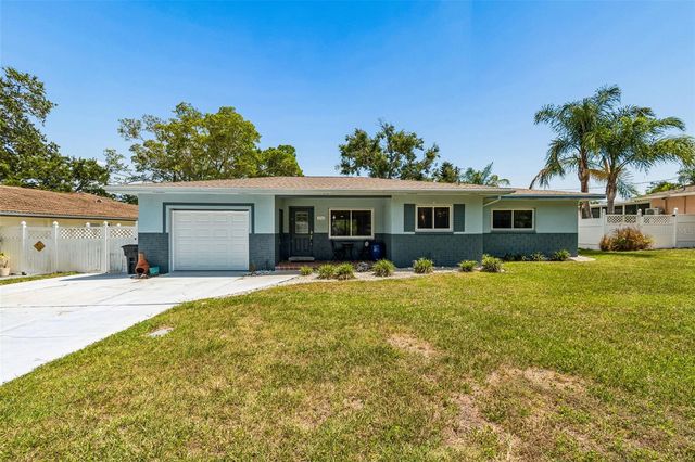 3282 HONEYSUCKLE RD, Largo, FL 33770