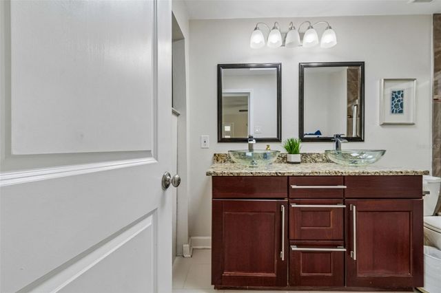 3282 HONEYSUCKLE RD, Largo, FL 33770