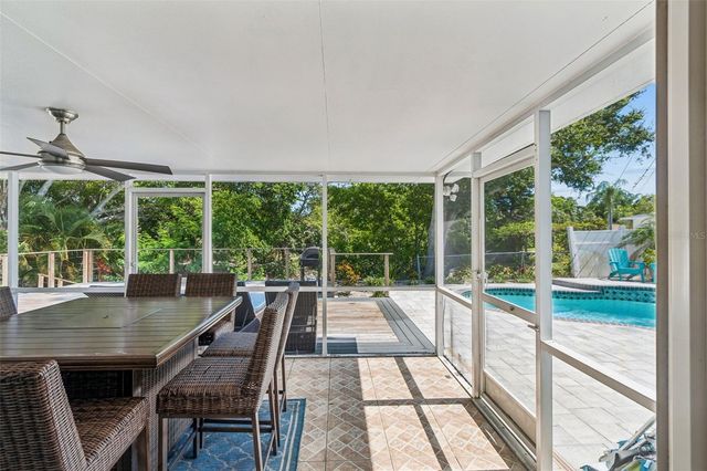 3282 HONEYSUCKLE RD, Largo, FL 33770