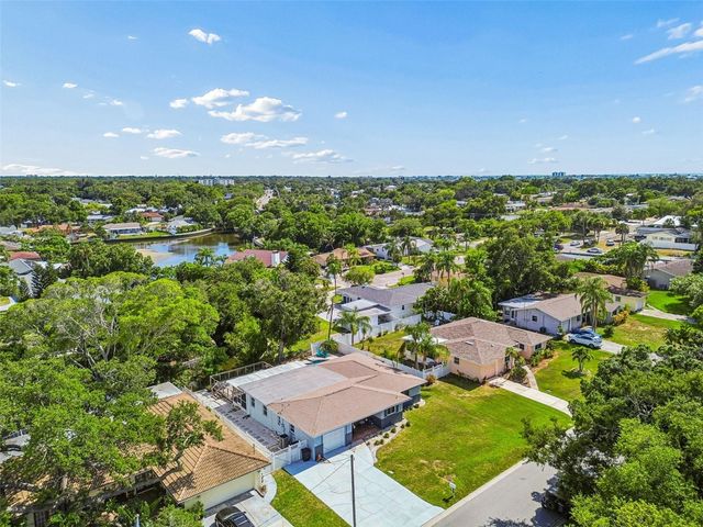3282 HONEYSUCKLE RD, Largo, FL 33770