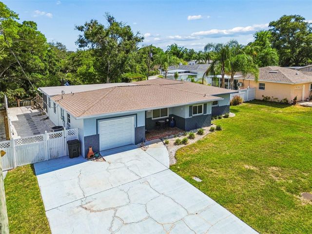 3282 HONEYSUCKLE RD, Largo, FL 33770