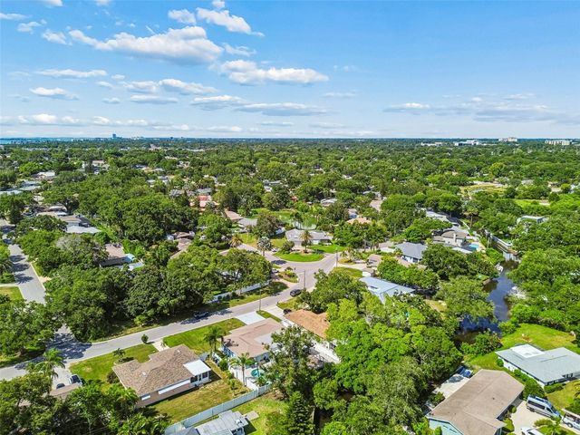 3282 HONEYSUCKLE RD, Largo, FL 33770