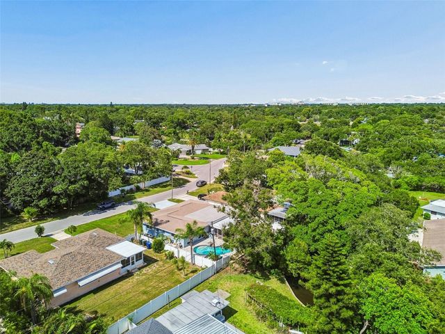 3282 HONEYSUCKLE RD, Largo, FL 33770