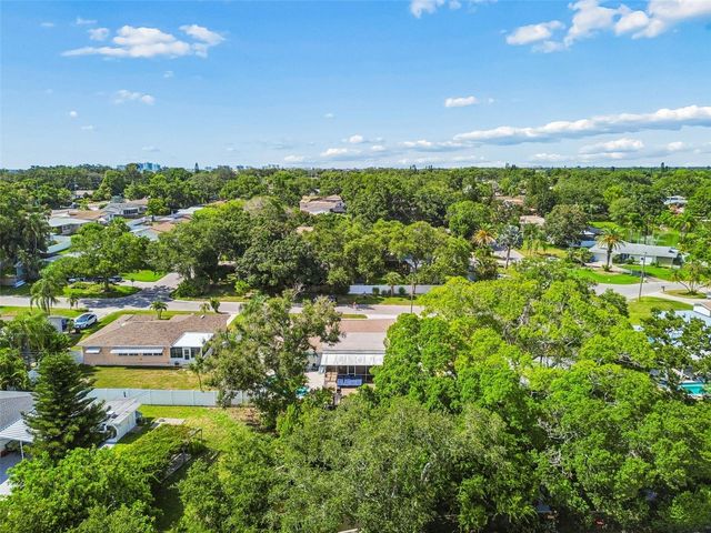 3282 HONEYSUCKLE RD, Largo, FL 33770