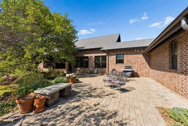 7430 Dawn Avenue, Pilot Point, TX 76258