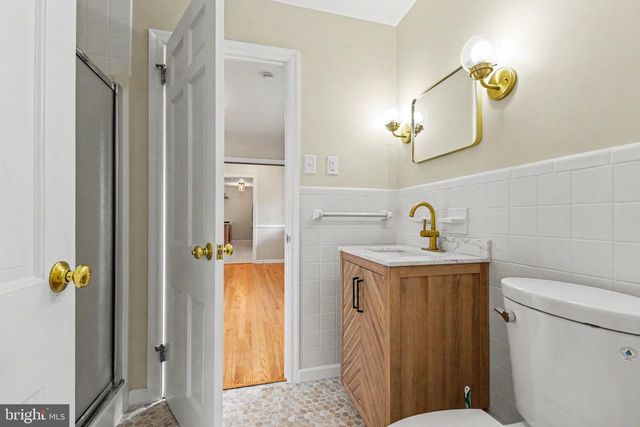 5 GREENWAY DR, Mechanicsburg, PA 17055