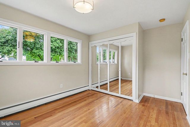 5 GREENWAY DR, Mechanicsburg, PA 17055