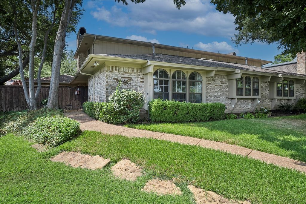 10504 Berry Knoll Drive, Dallas, TX 75230