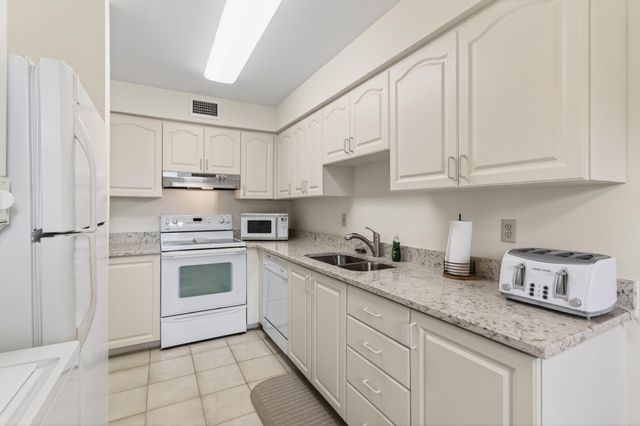 13682 VIA FLORA A, Delray Beach, FL 33484