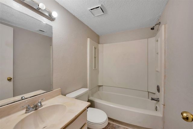 6345 Cattails Lane, Houston, TX 77035