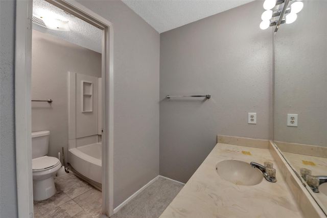 6345 Cattails Lane, Houston, TX 77035