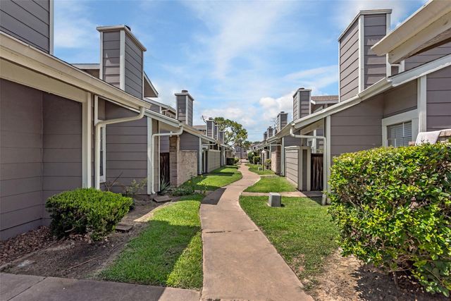 6345 Cattails Lane, Houston, TX 77035