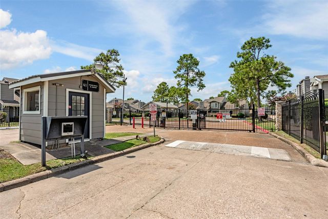 6345 Cattails Lane, Houston, TX 77035