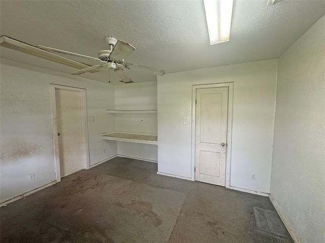201 Luciana Street, Clute, TX 77531