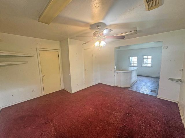201 Luciana Street, Clute, TX 77531