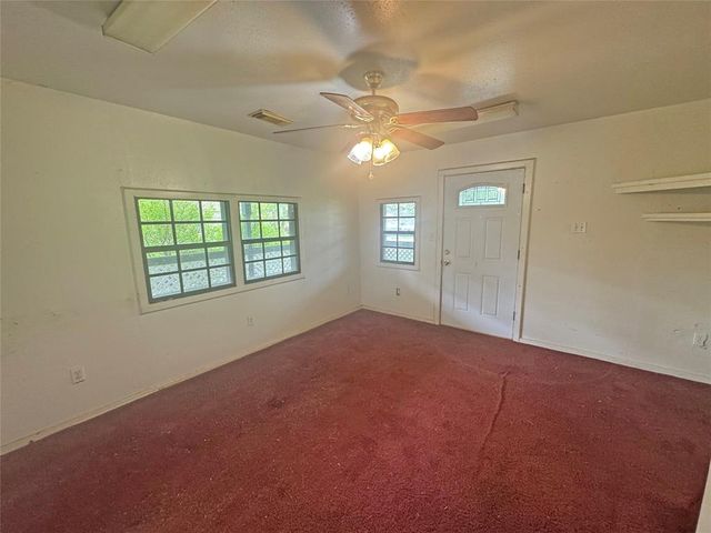 201 Luciana Street, Clute, TX 77531