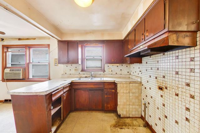 6506 S Laflin Street, Chicago, IL 60636