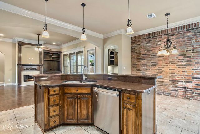 619 Bitter Pecan Dr., Bossier City, LA 71111