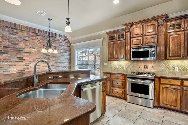 619 Bitter Pecan Dr., Bossier City, LA 71111