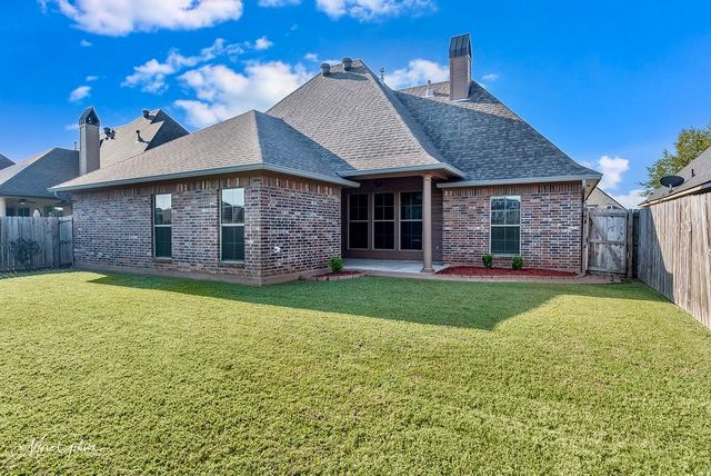 619 Bitter Pecan Dr., Bossier City, LA 71111