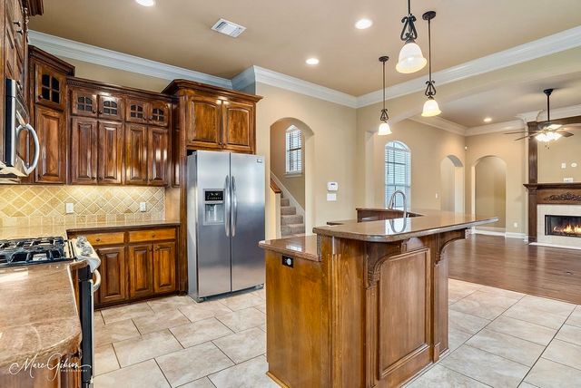 619 Bitter Pecan Dr., Bossier City, LA 71111