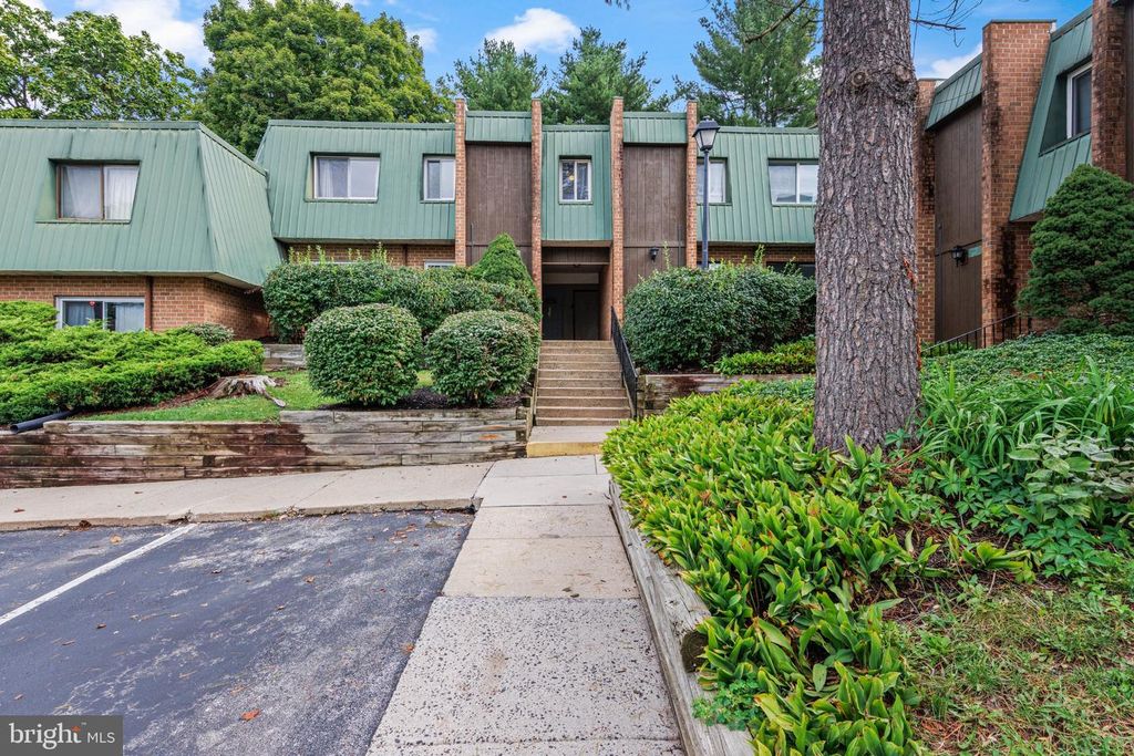 1012 MEADOWVIEW LN #1012, Mont Clare, PA 19453 — exterior