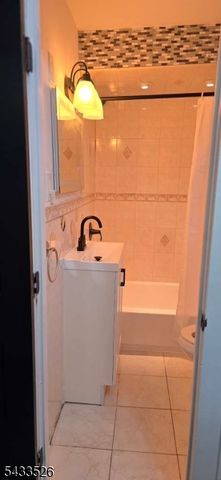 26 Charles St, Metuchen Boro, NJ 08840