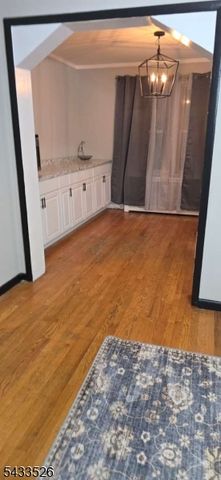 26 Charles St, Metuchen Boro, NJ 08840