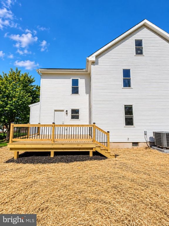 543 N ADAMS ST, Pottstown, PA 19464 — photo 2