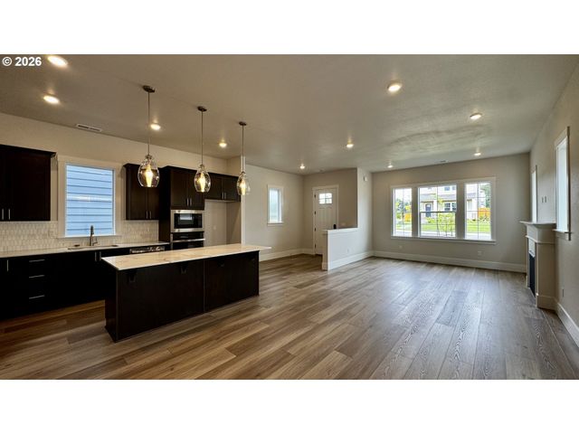 16920 Sw Pomelo Dr, King City, OR 97140