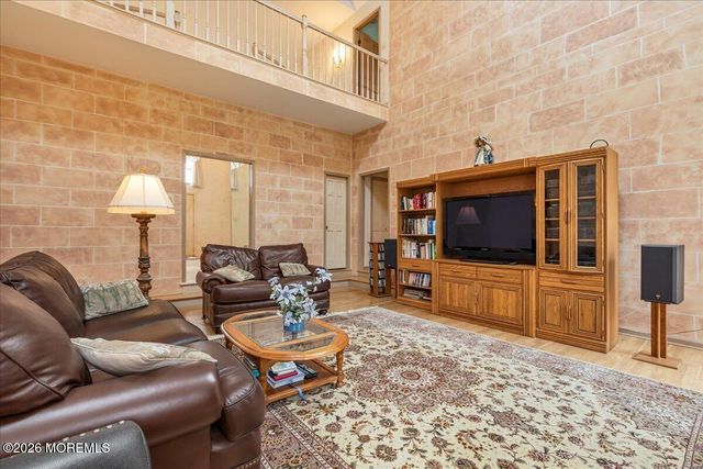 5 Tara Court, Holmdel, NJ 07733