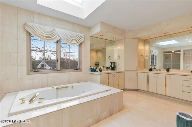 5 Tara Court, Holmdel, NJ 07733