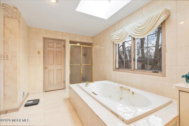 5 Tara Court, Holmdel, NJ 07733