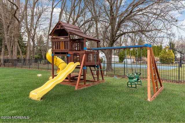 5 Tara Court, Holmdel, NJ 07733