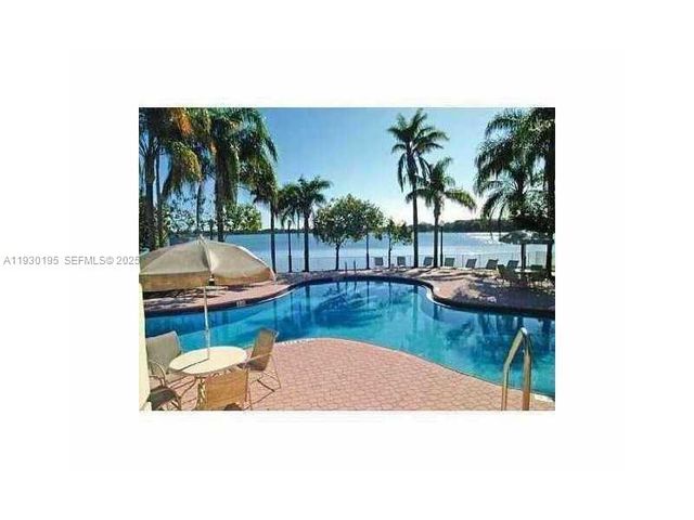 2880 N Oakland Forest Dr 107, Oakland Park, FL 33309