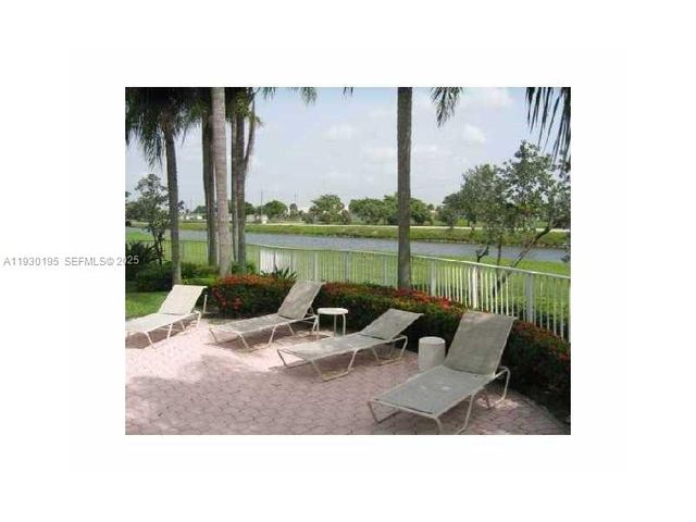 2880 N Oakland Forest Dr 107, Oakland Park, FL 33309