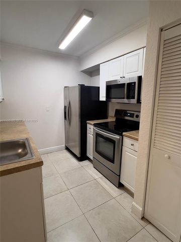 2880 N Oakland Forest Dr 107, Oakland Park, FL 33309