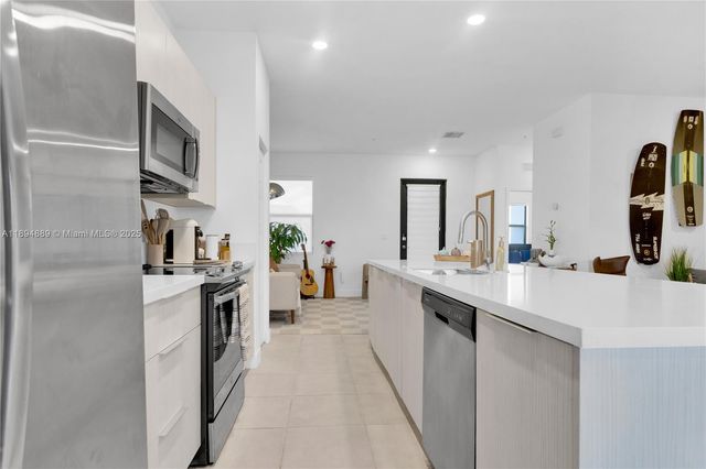 7819 NW 104th Ave 23, Doral, FL 33178