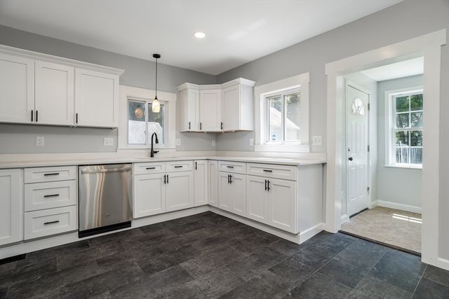 38 Cottage Street, Leominster, MA 01453