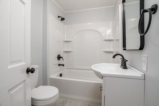 38 Cottage Street, Leominster, MA 01453
