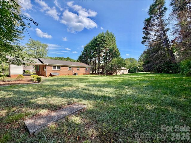 425 Bost Road, Morganton, NC 28655