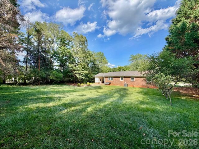 425 Bost Road, Morganton, NC 28655