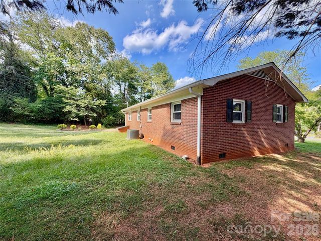 425 Bost Road, Morganton, NC 28655