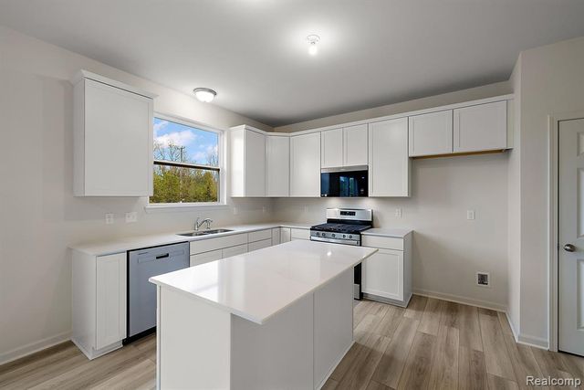 24701 Mooring Drive, Macomb, MI 48042