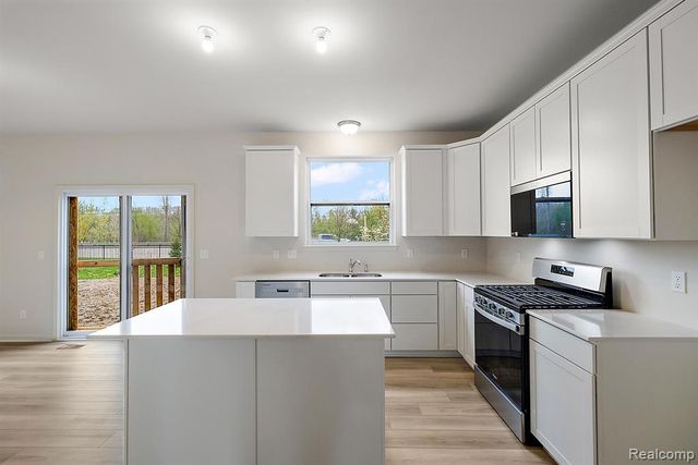 24701 Mooring Drive, Macomb, MI 48042
