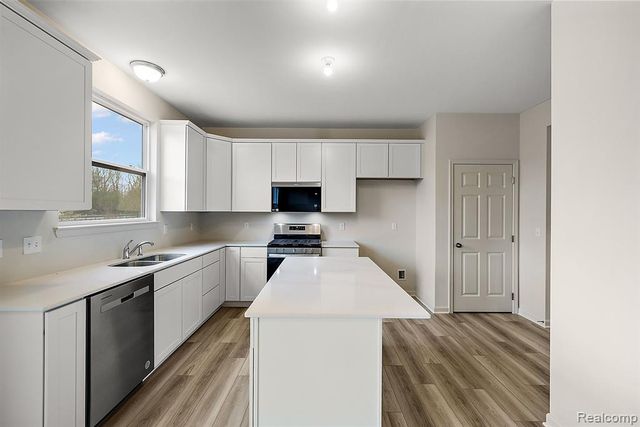 24701 Mooring Drive, Macomb, MI 48042