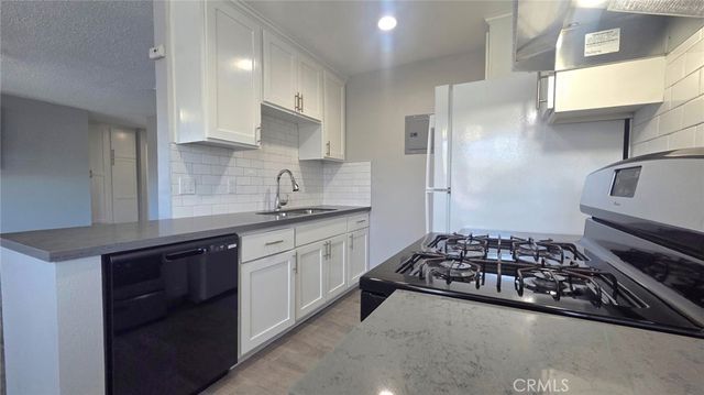 17102 Emerald E, Huntington Beach, CA 92647