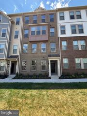 1104 DABNEY #A, Manassas Park, VA 20111